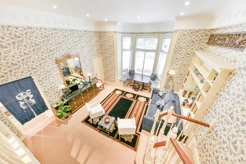 Onslow Gardens, London 1 bed flat for sale