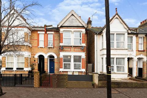 Leigh Hall Road, Leigh