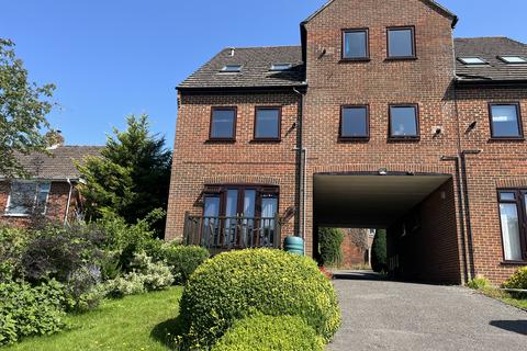 Marlborough Court, Hungerford RG17 1 bed apartment for sale