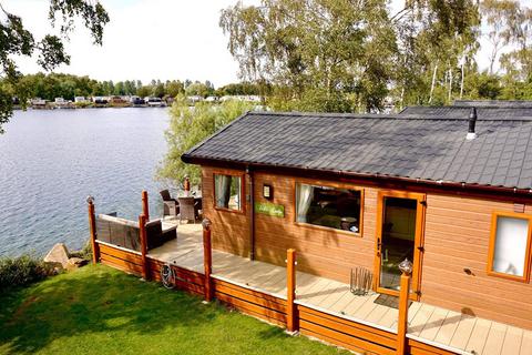 Misty Bay, Tattershall Lakes Country... 3 bed holiday lodge for sale