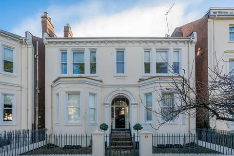 Leam Terrace, Leamington Spa... 2 bed flat for sale