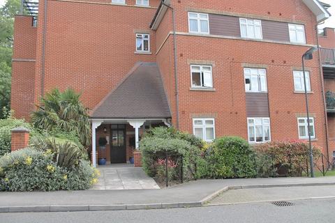 Hodgkins Mews, Stanmore HA7 2 bed flat for sale