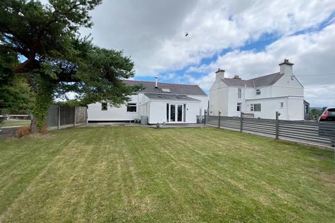 8 bedroom cottage for sale