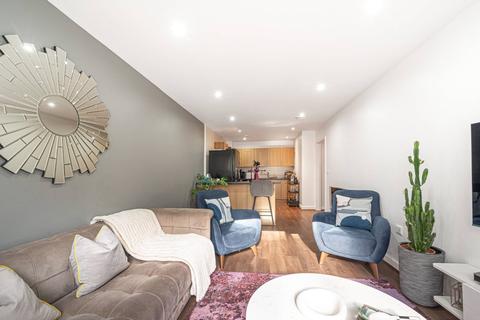 Aviation Drive, Colindale, London, NW9 2 bed flat for sale