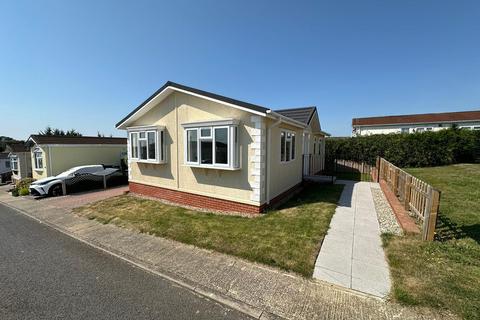 Chelmsford, Essex, CM3 2 bed park home for sale