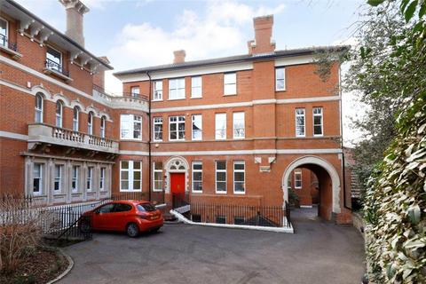 The Downs, Wimbledon, SW20 3 bed flat for sale