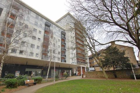 New Road, Brentwood 2 bed flat for sale