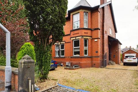 5 bedroom semi-detached house for sale