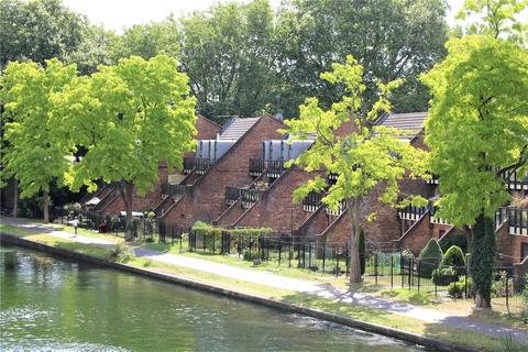 Kingfisher Place, Reading, Berkshire... 1 bed apartment for sale