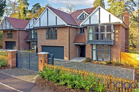 5 bedroom detached house for sale