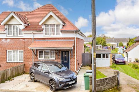 The Avenue, Totland Bay, Isle of Wight 3 bed semi