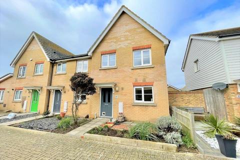 3 bedroom end of terrace house for sale