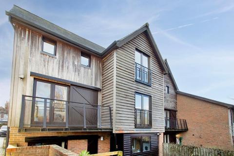 Russells Yard, Cranbrook, Kent, TN17 3HD 3 bed detached house for sale