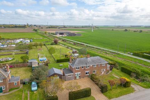 Glenfield Close, Outwell, Wisbech... 3 bed semi