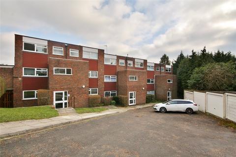 Woodlands Court, Woking, Surrey, GU22 1 bed apartment for sale