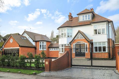 6 bedroom detached house for sale