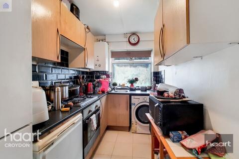 Vivien Court, Croydon 1 bed flat for sale