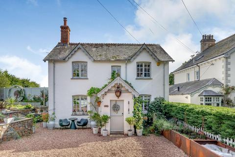 3 bedroom link detached house for sale
