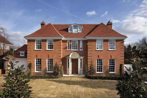 6 bedroom detached house for sale