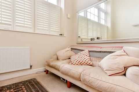 Old School Close, Redhill, Surrey 1 bed ground floor flat for sale