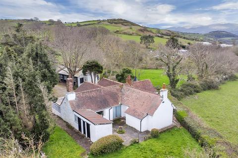 Old Highway, Colwyn Bay 3 bed detached bungalow for sale