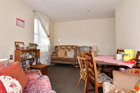 Cornwall Gardens, Cliftonville... 2 bed flat for sale