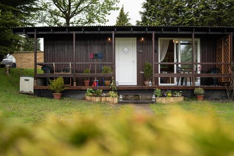 2 bedroom chalet for sale
