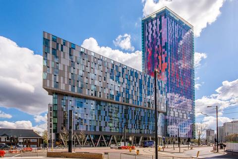 Pinnacle Apartments, East Croydon... 1 bed flat for sale