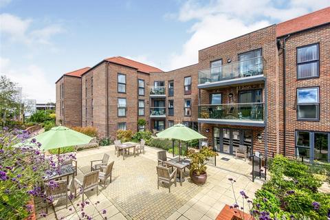 Austen Place, Lower Turk Street, Alton 2 bed apartment for sale