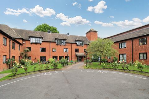 Church Road East,  Farnborough, GU14 1 bed apartment for sale