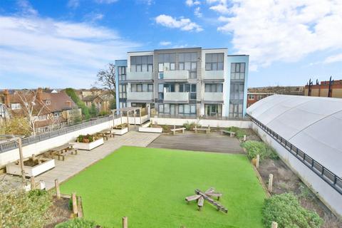 Cavalier Close, Wallington, Surrey 1 bed apartment for sale