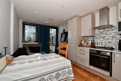 Cavalier Close, Wallington, Surrey 1 bed apartment for sale