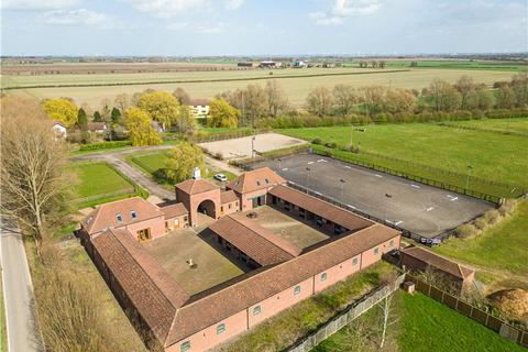 4 bedroom equestrian property for sale