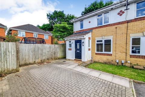 Derry Close, Guildford GU12 3 bed end of terrace house for sale