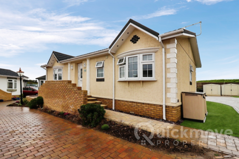 Herne Bay, Kent, CT6 2 bed park home for sale