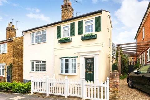 Anderson Road, Weybridge, KT13 3 bed semi
