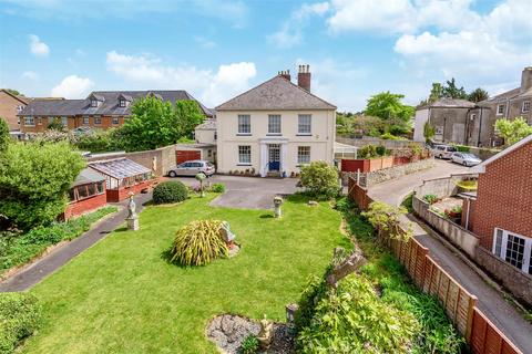 5 bedroom semi-detached house for sale