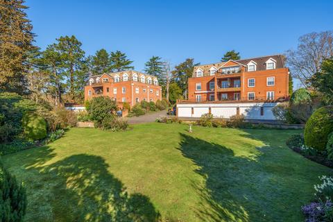 Hook Heath Road, Hook Heath, GU22 2 bed flat for sale