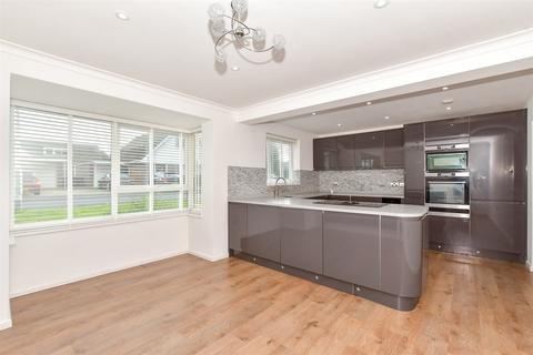 Beech Grove, Cliffsend, Ramsgate, Kent 5 bed detached house for sale