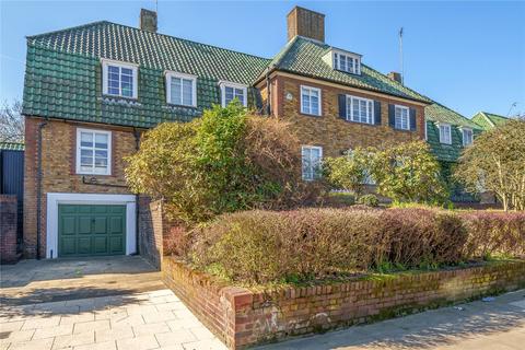 5 bedroom semi-detached house for sale