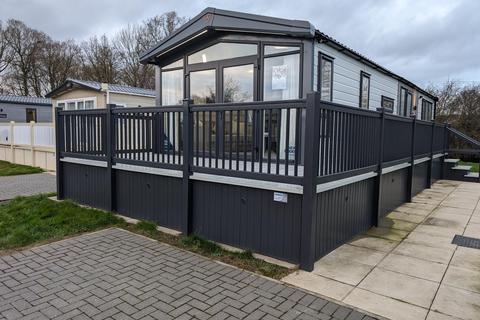 2 bedroom lodge for sale