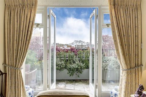Trafalgar Gardens, South End Row... 3 bed penthouse for sale