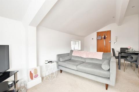 Church Street, Dorking, Surrey 2 bed apartment for sale