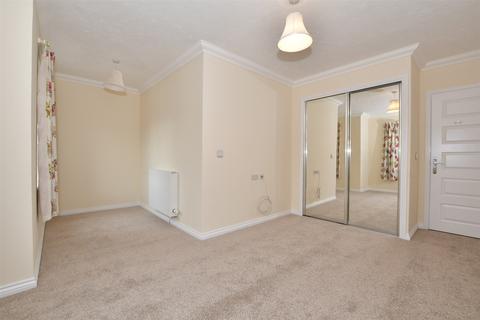Broomstick Hall Road, Waltham Abbey... 2 bed flat for sale
