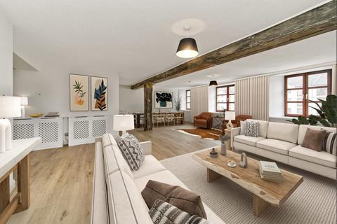 3 bedroom flat for sale