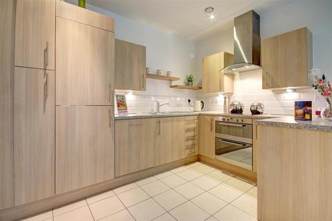 Avon House, Welland Place, Market... 2 bed retirement property for sale