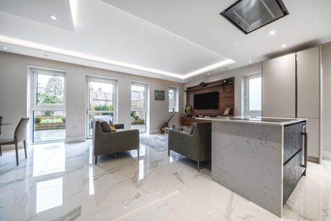 Watford Road, Radlett, Hertfordshire... 2 bed apartment for sale
