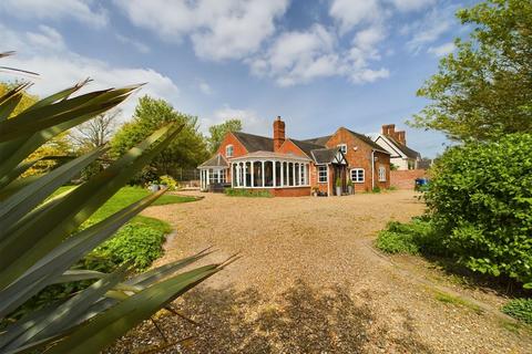 Abbots Bromley Road, Hoar Cross 3 bed semi