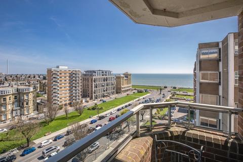 Grand Avenue, Hove, BN3 2NG 4 bed apartment for sale