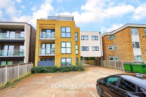 Gidea Park, Romford, RM2 1 bed apartment for sale